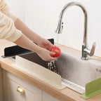 1/2pcs Silicone Sink Baffle Splash Guard with Suction Cup Pool Oil-Proof Water Baffle Plate Kitchen Supplies Water Baffle Bar