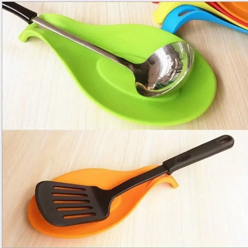1PC Random Color Rubber Spoon Rack Scraper Rack Heat-Resistant Kitchen Utensil Pad Tray Kitchen Tool